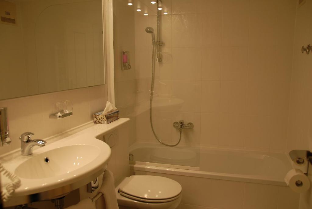 Hotel-Restaurant Schieble Kenzingen Room photo
